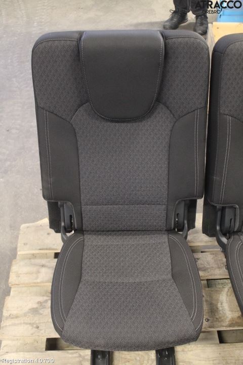 Kia CARENS III 13-19 Innr Sete Foran Midt Ekstr