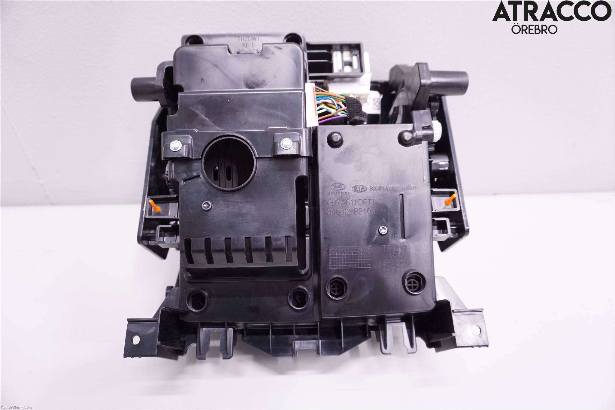 Kia SORENTO 21- Instrumentkonsoll Midt