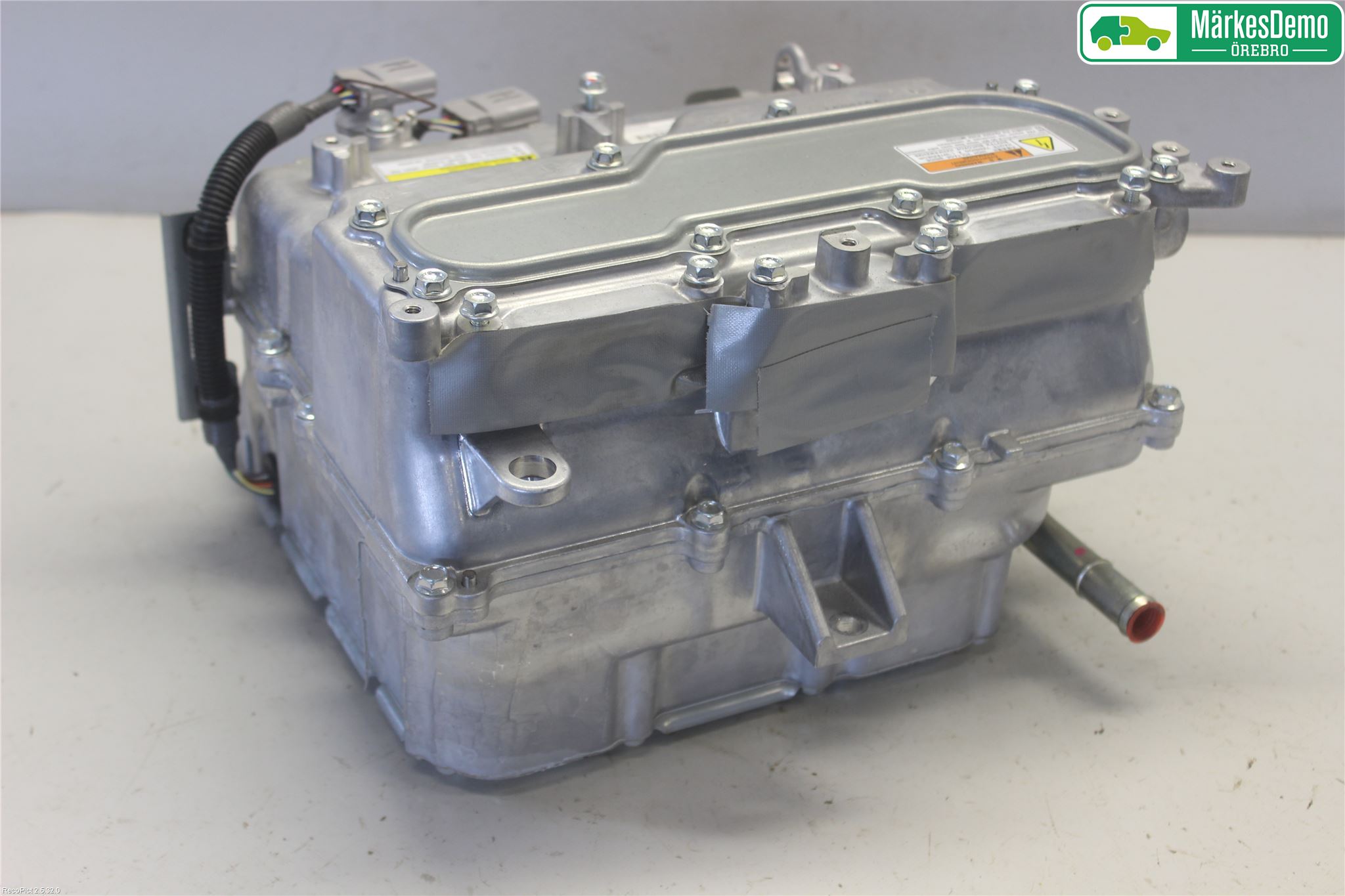 Mitsubishi OUTLANDER 13-21 Hybridconverter