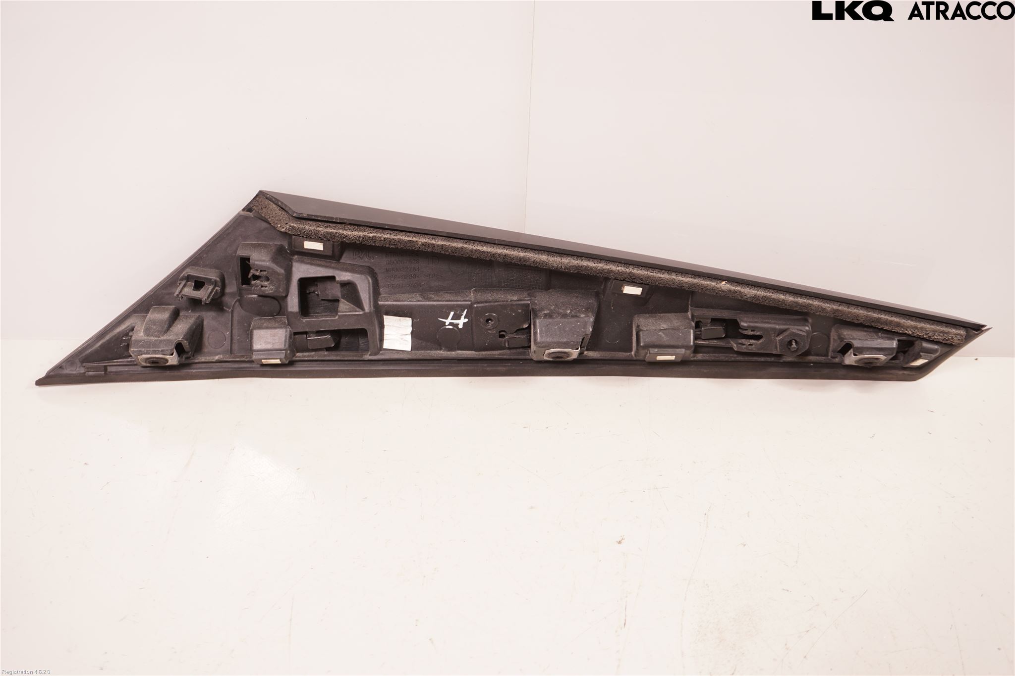 Peugeot 2008/E-2008 20- Spoiler Bakluke