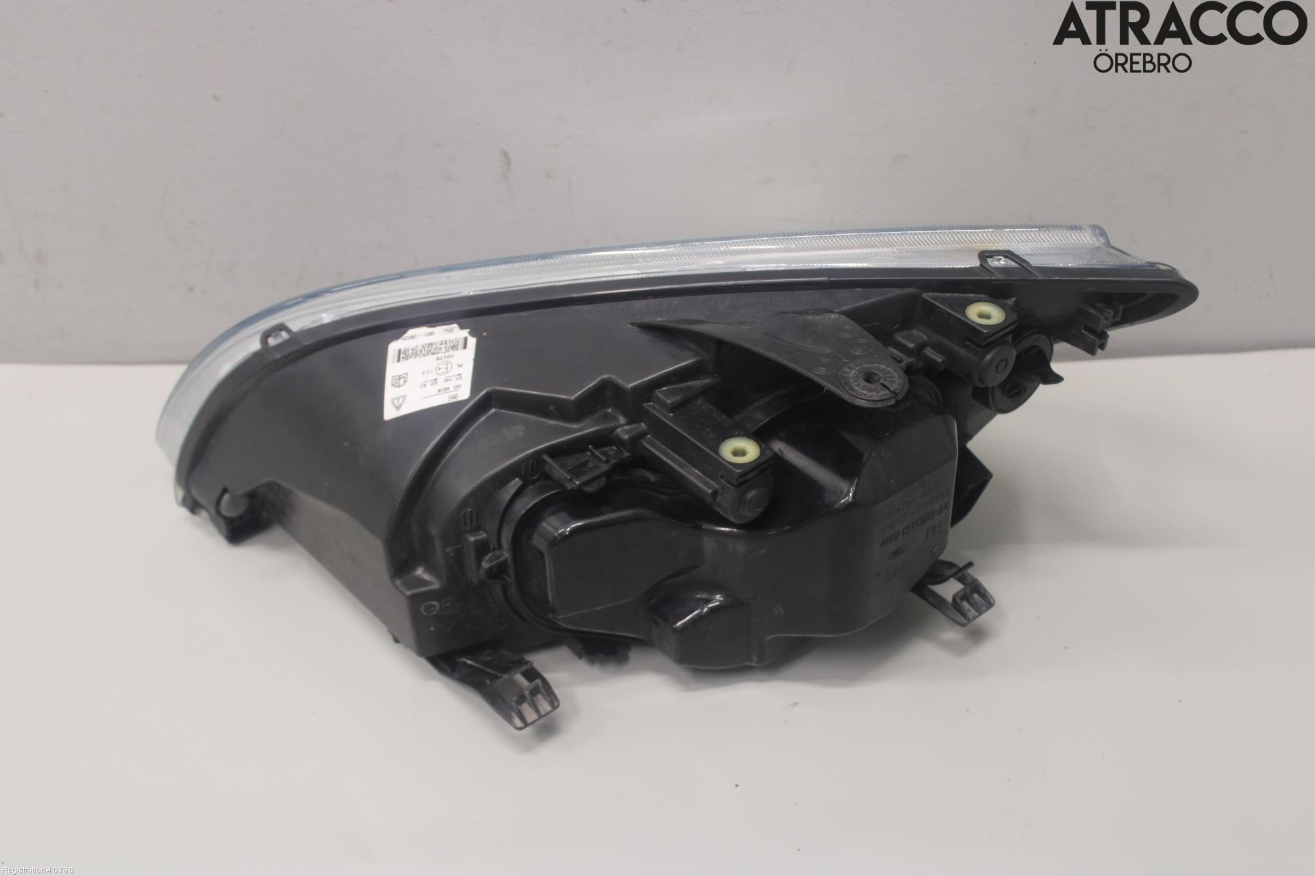 Ford FOCUS     04-07 Frontlykt Høyre