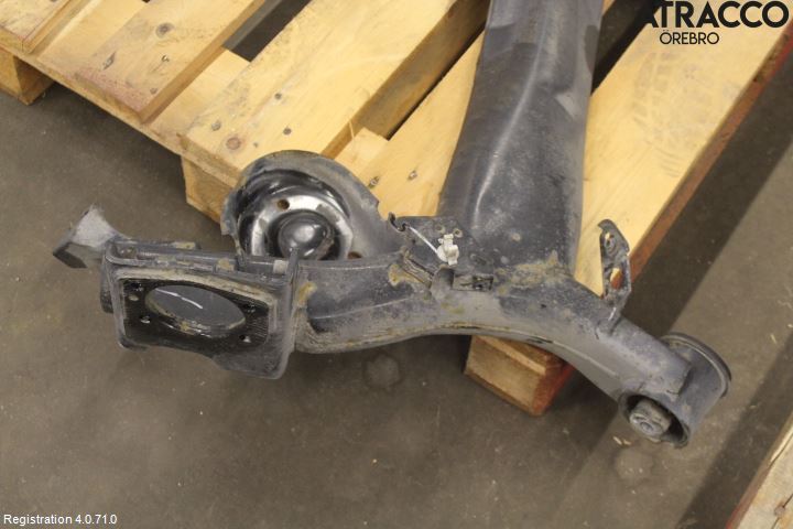 Nissan QASHQAI 17-21 Bakaksel Feste Travers-Ramme