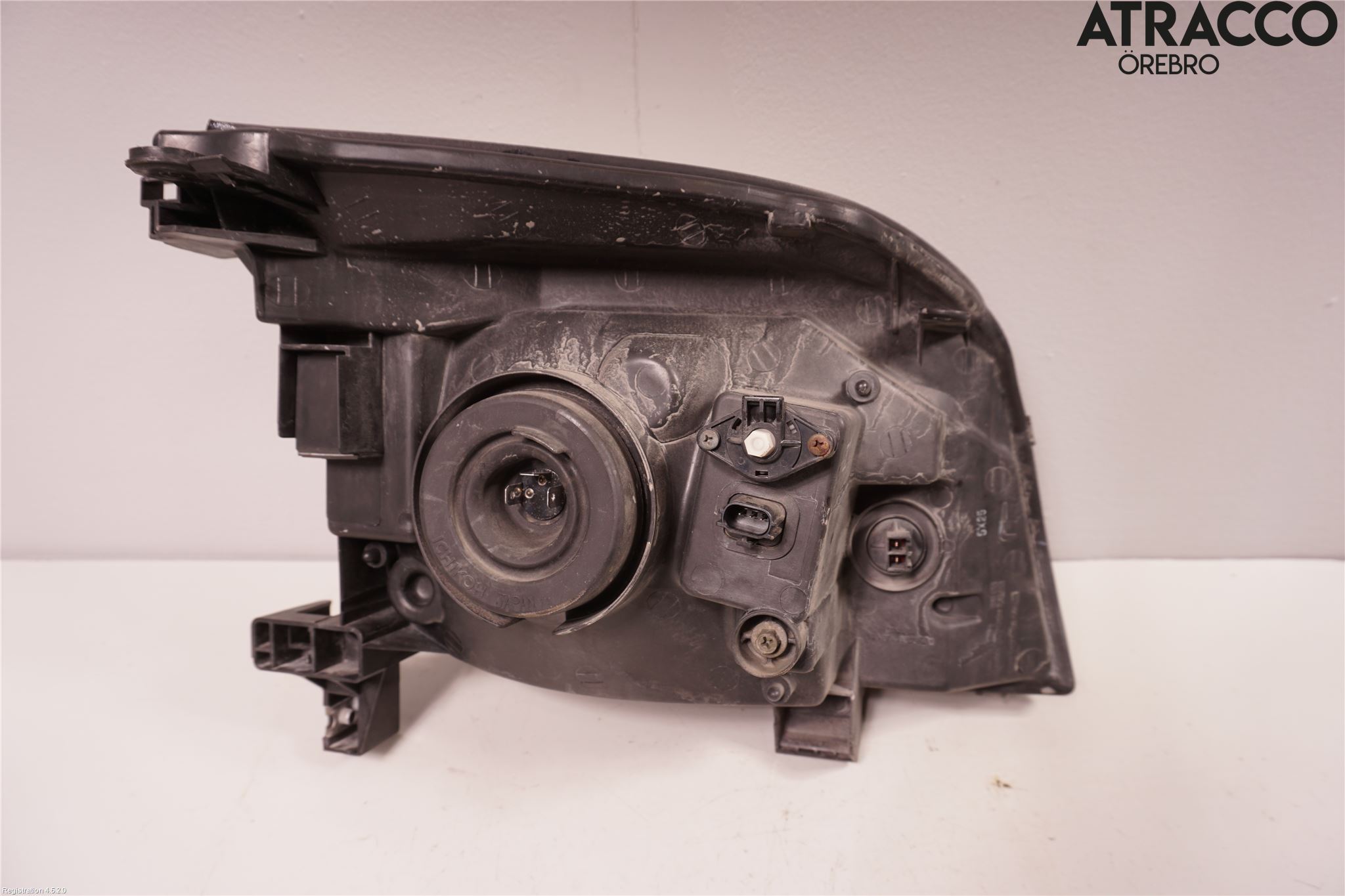 Nissan X-TRAIL     01-07 Frontlykt Venstre