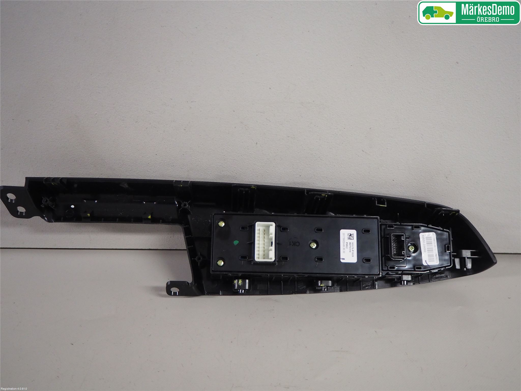Kia SPORTAGE (QL) 16-21 Bryter Vindusheis