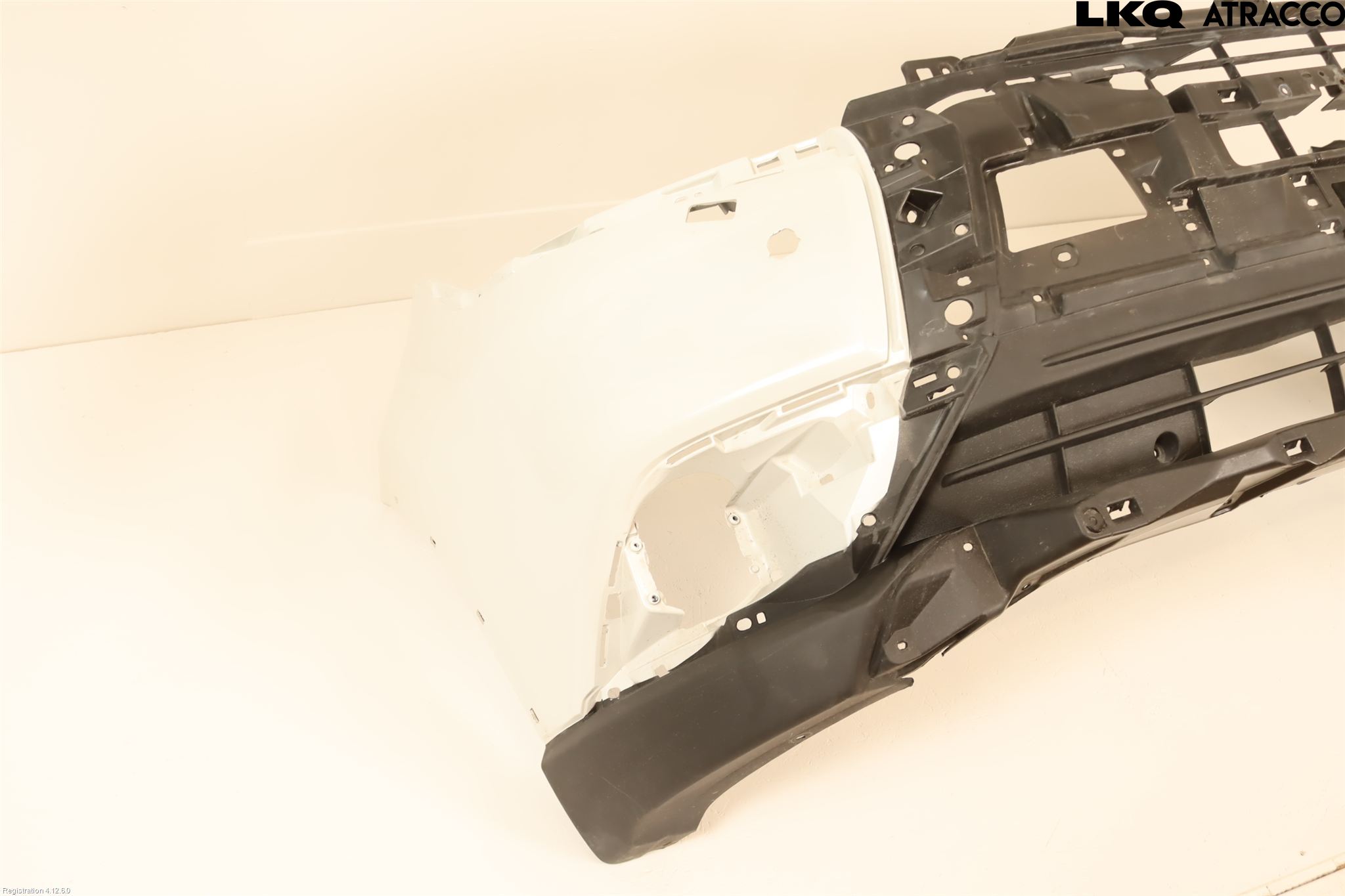 Mitsubishi OUTLANDER 13-21 Støtfanger Foran Plastdeksel