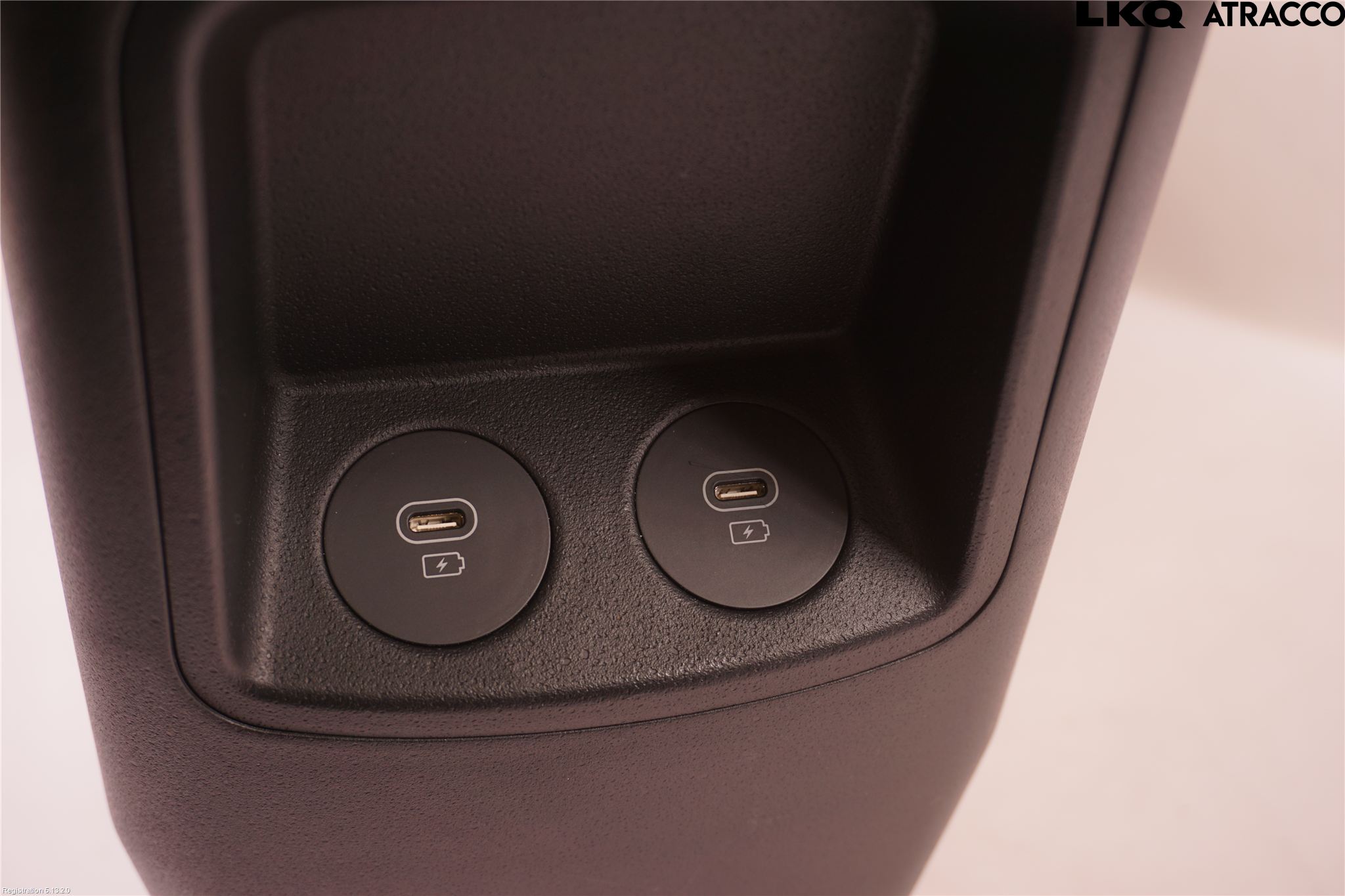 Kia EV6 (CV) 22- Instrumentkonsoll Gulv