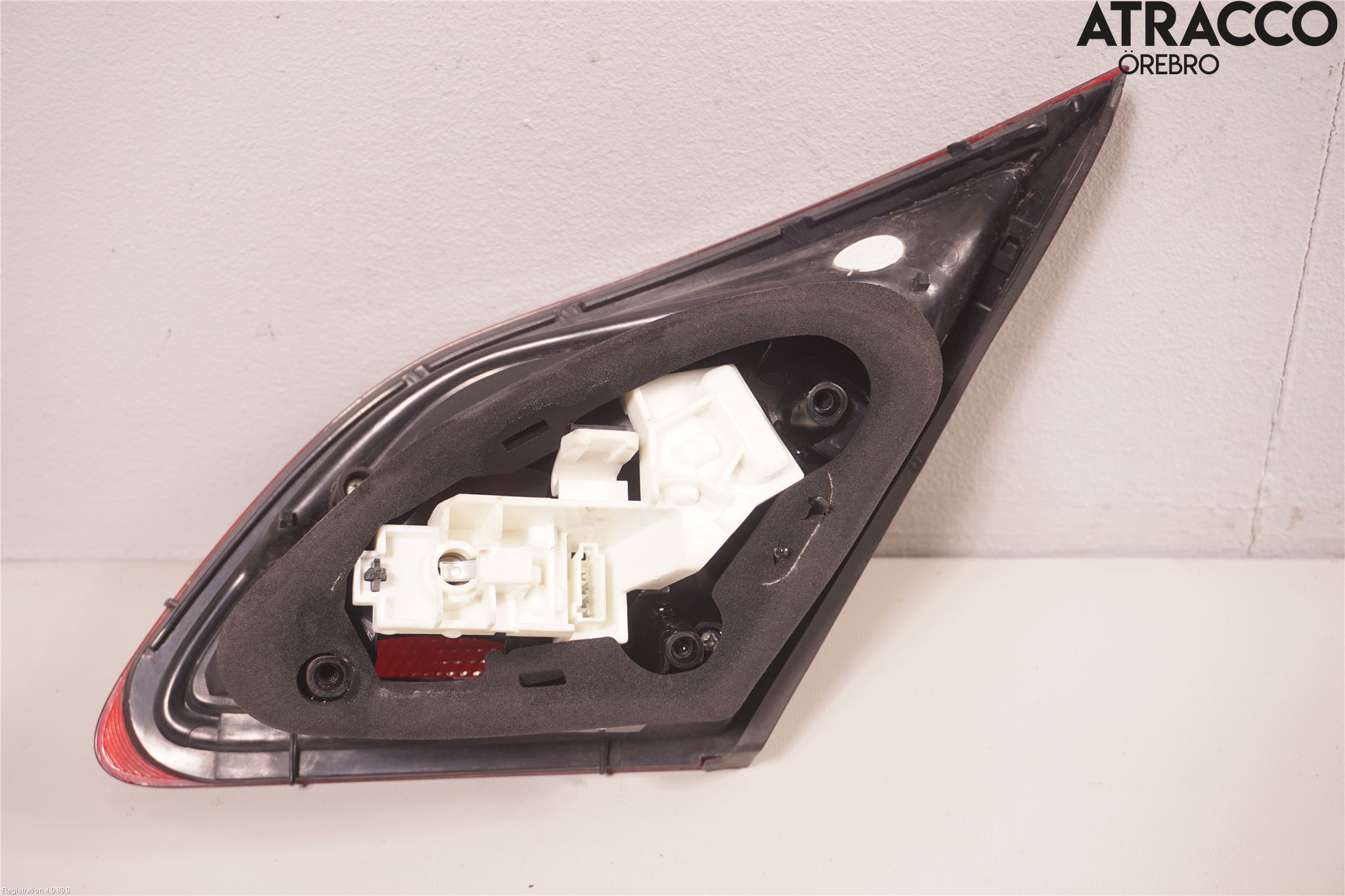Opel ASTRA J 10-15 Baklykt Venstre  På Luke(Indre
