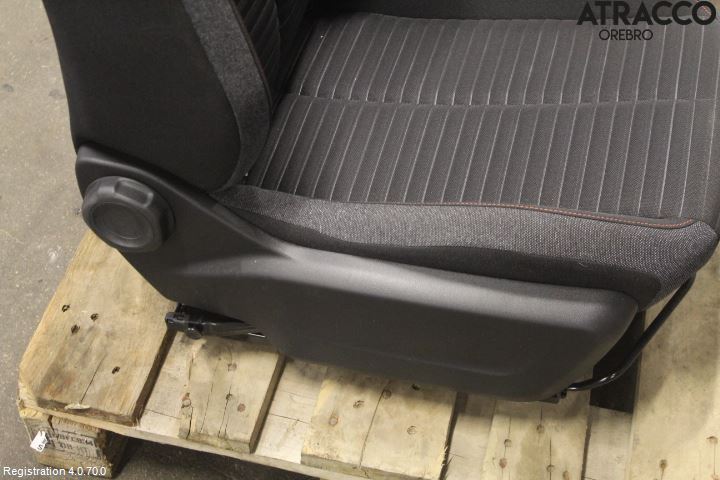 Peugeot 2008/E-2008 20- Innr Sete Foran Høyre