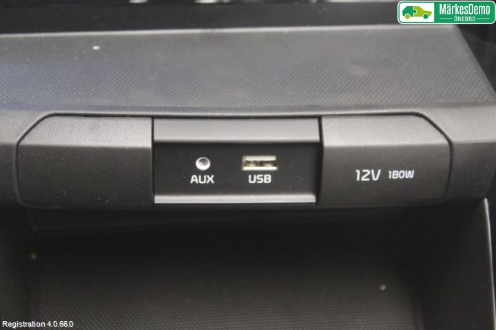 Kia STONIC 18->> Instrumentkonsoll Gulv