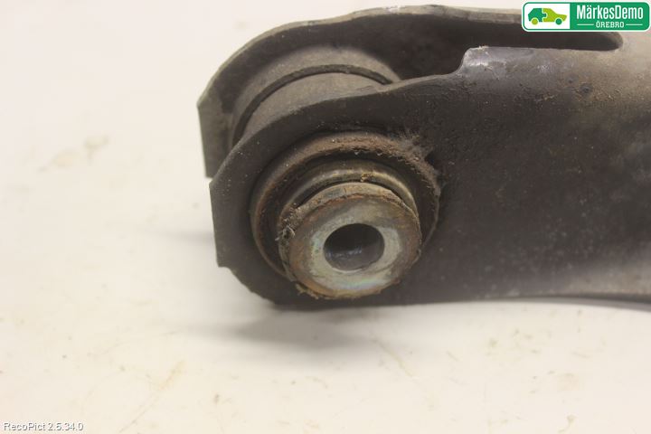 BMW 3 F30/F31/F80 12-19 Bærearm Bak  Venstre - Høyre