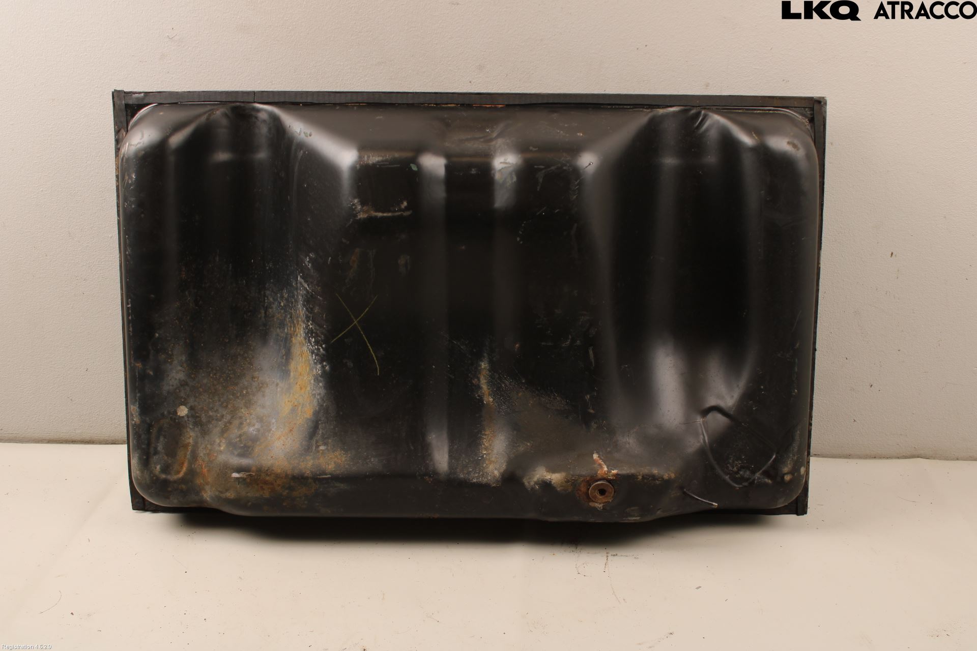 Volkswagen VW 1303 Drivstofftank