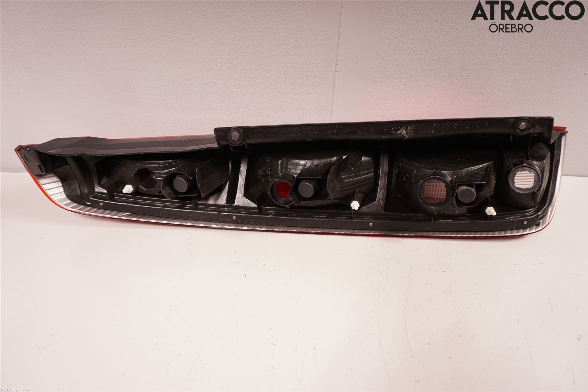 Nissan X-TRAIL     01-07 Baklykt Høyre