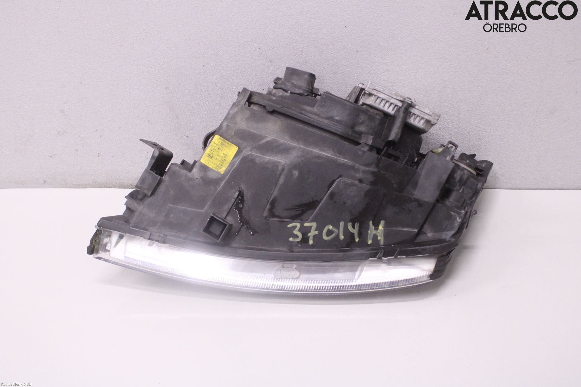 Ford MONDEO     01-06 Frontlykt Høyre
