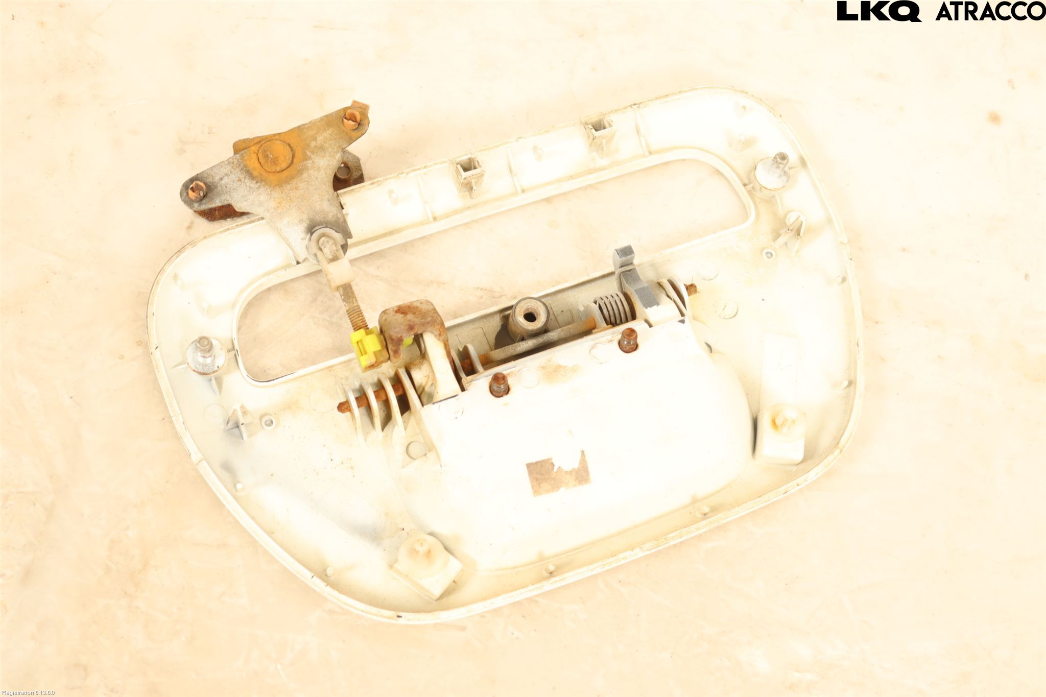 Mitsubishi L200 06-15 Bakluke Handtak Ytre