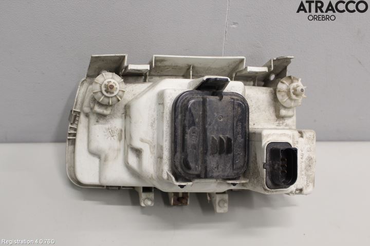Volkswagen VW POLO 95-01 Frontlykt Høyre