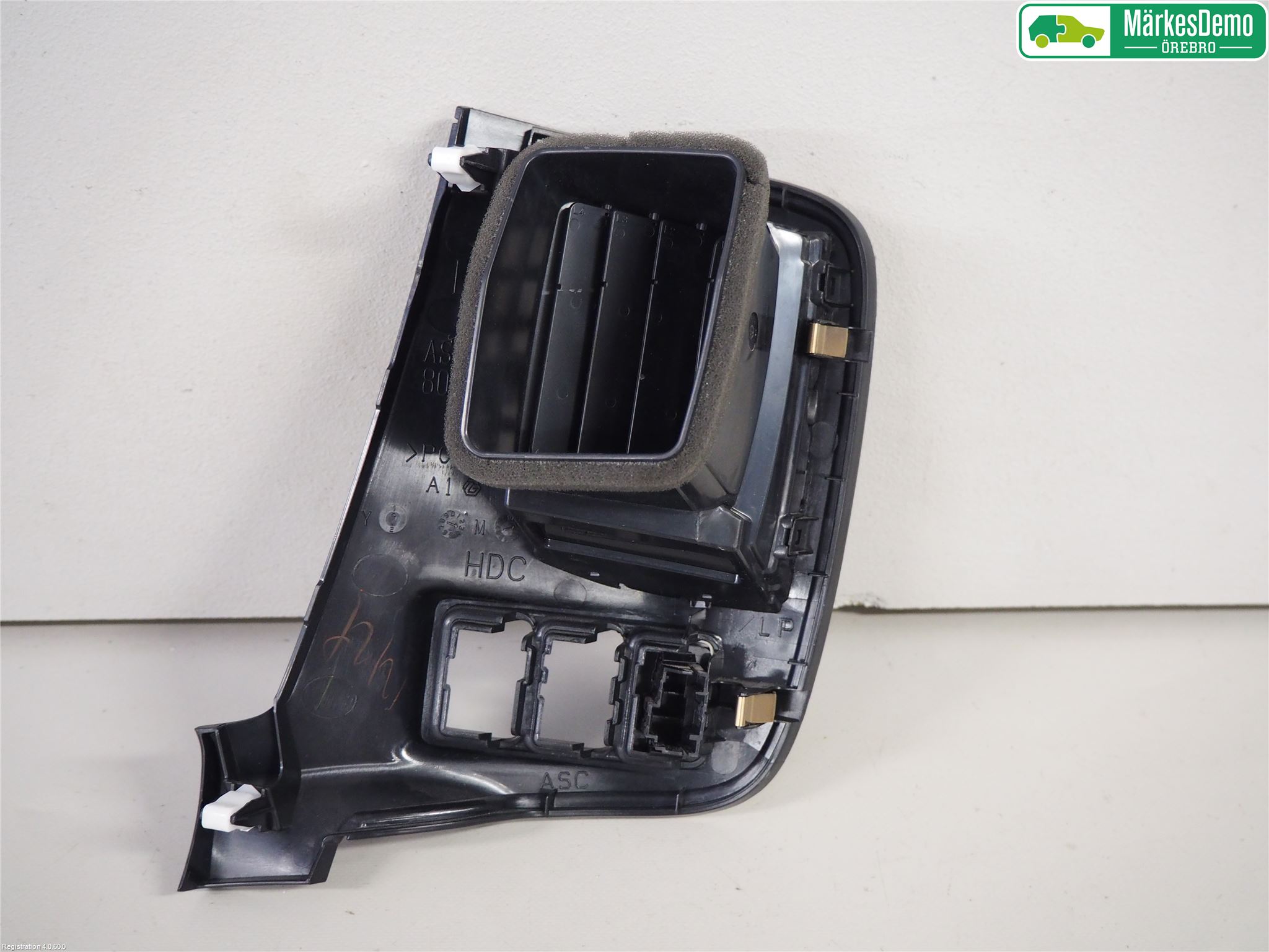 Mitsubishi OUTLANDER 13-21 Dashbord Kanal - Dyse