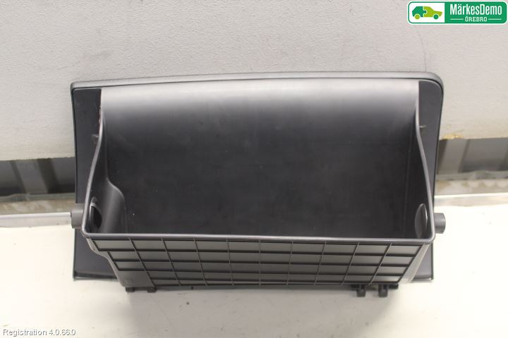 Kia STONIC 18->> Innr Hanskerom