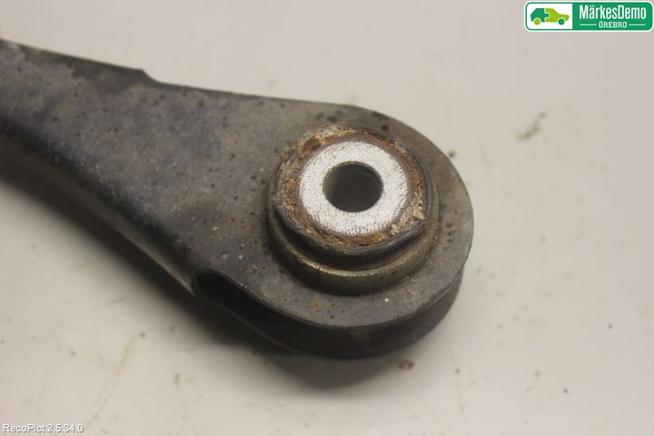 BMW 3 F30/F31/F80 12-19 Bærearm Bak  Venstre - Høyre