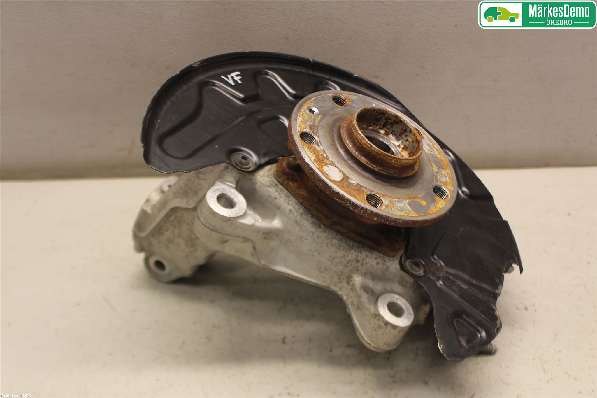 Volkswagen VW PASSAT 15-19 Spindel Vf