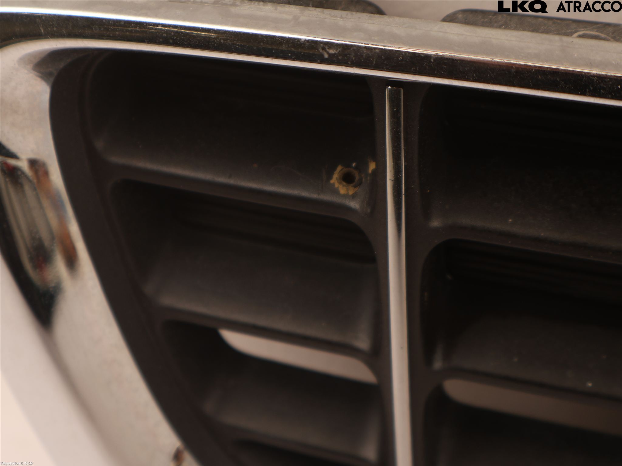 Volvo V70 08-13 Grill Komplett