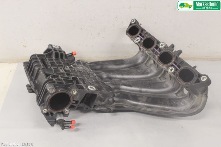 Nissan JUKE 10-14 Innsugningsmanifold