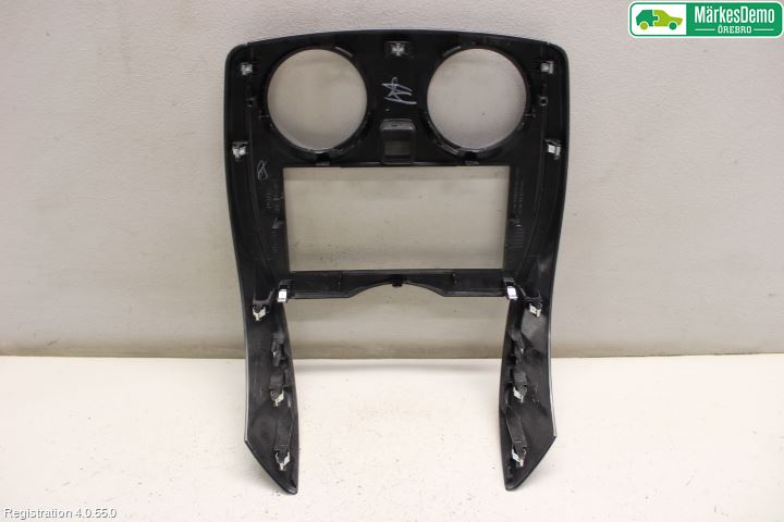 Nissan NOTE E12 14-20 Innr Radio Ramme
