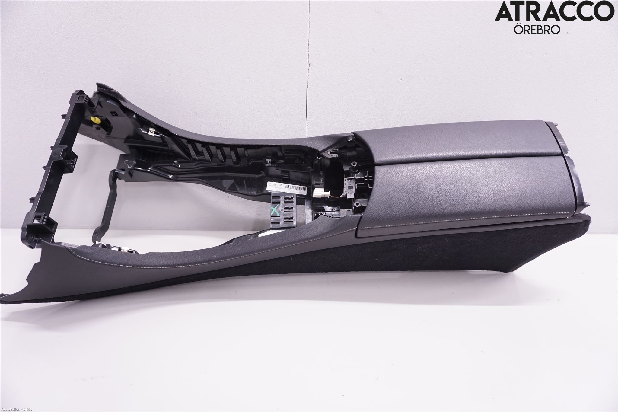 Mercedes-Benz MB E-KLASS (W213) 16-23 Instrumentkonsoll Gulv