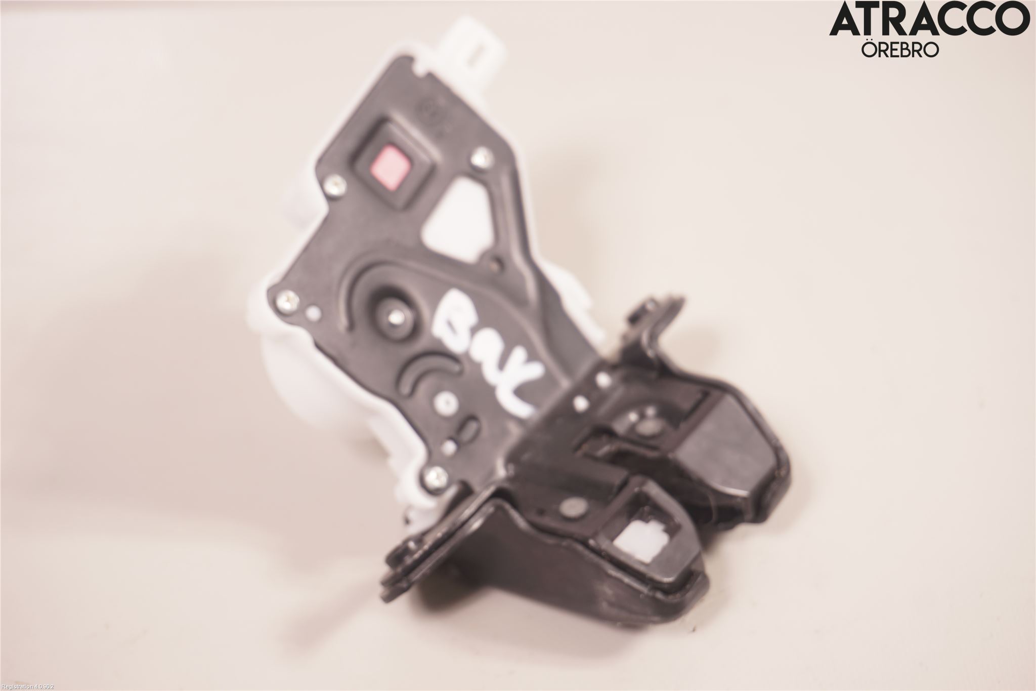 Nissan QASHQAI 17-21 Bakluke-Lokk Låsekasse