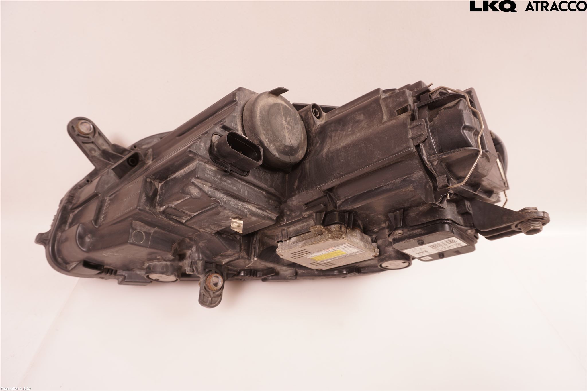 Volkswagen VW PASSAT 11-14 Frontlykt Høyre