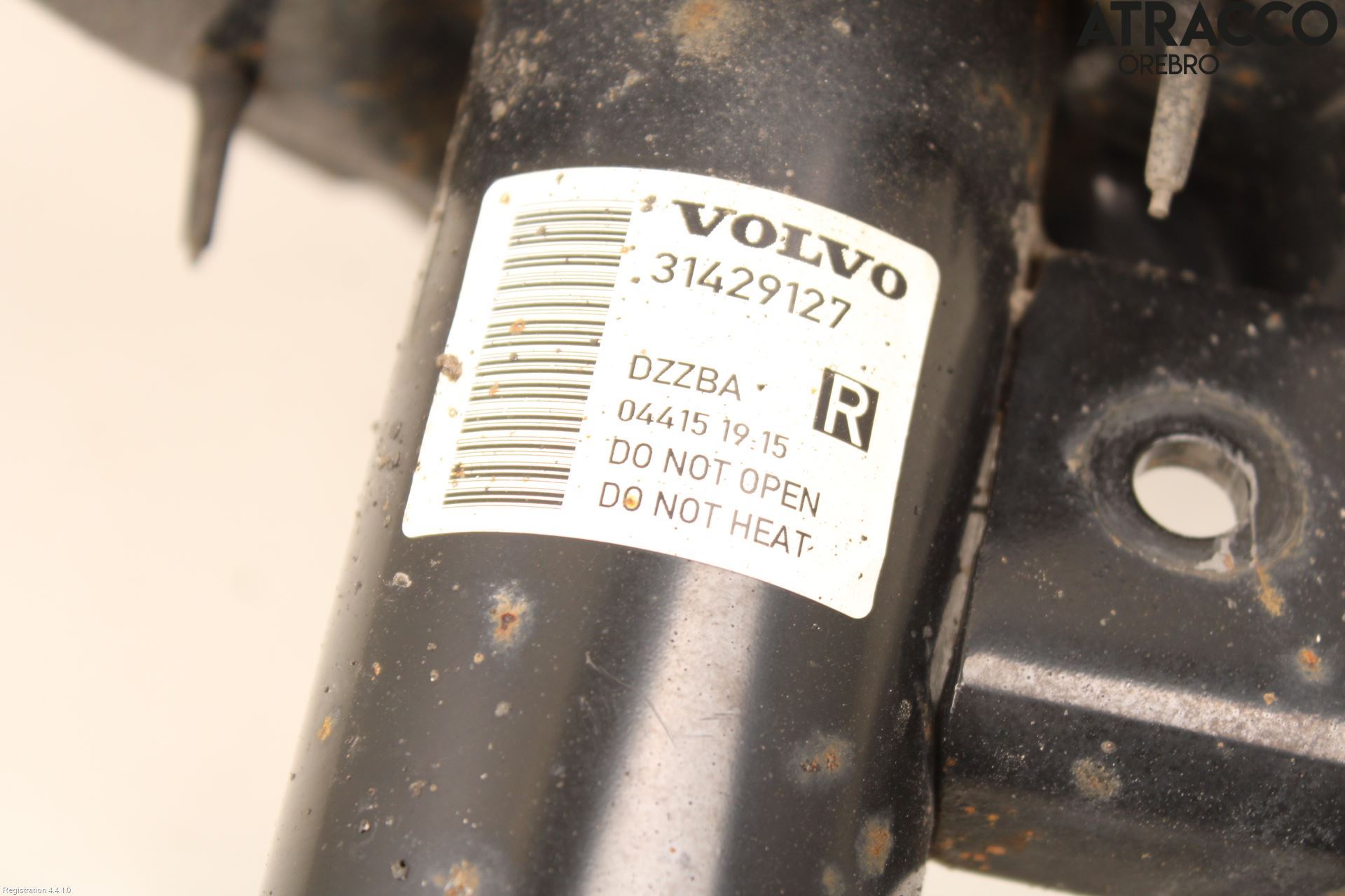 Volvo XC70 14-16 Fjærbein Foran Høyre
