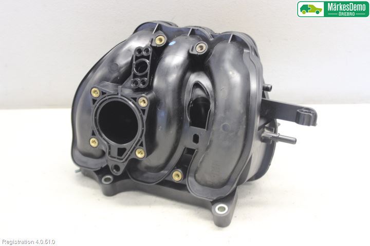 Toyota YARIS XP90 06-11 Innsugningsmanifold
