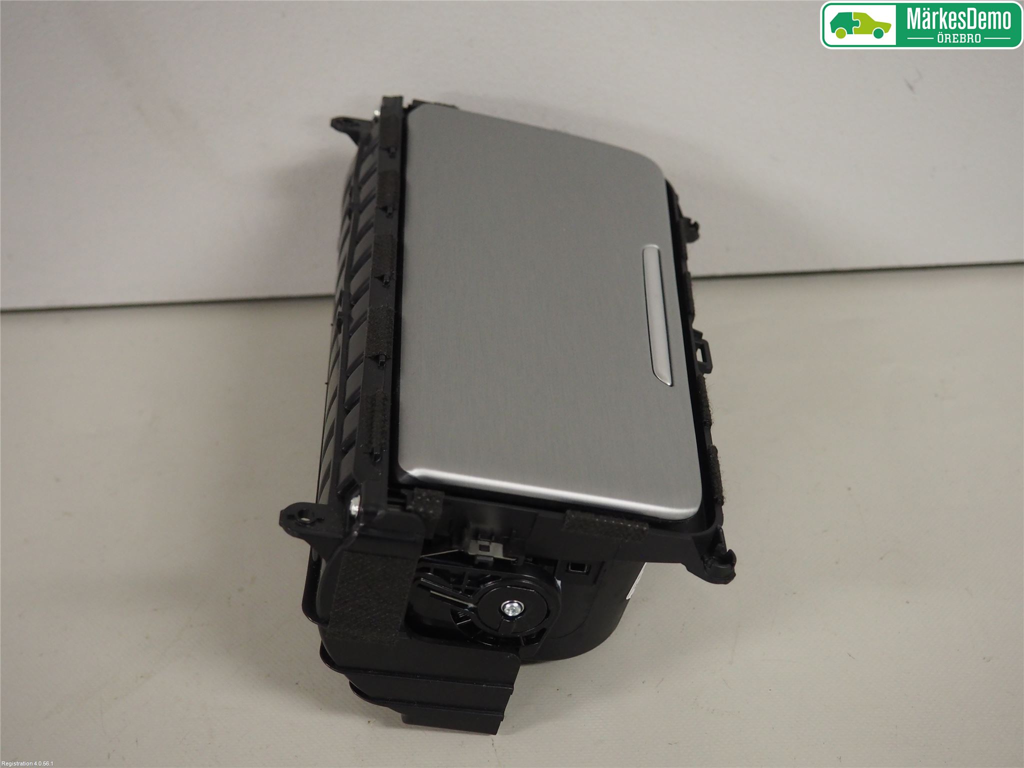 Kia STINGER 18- Innr Koppholder