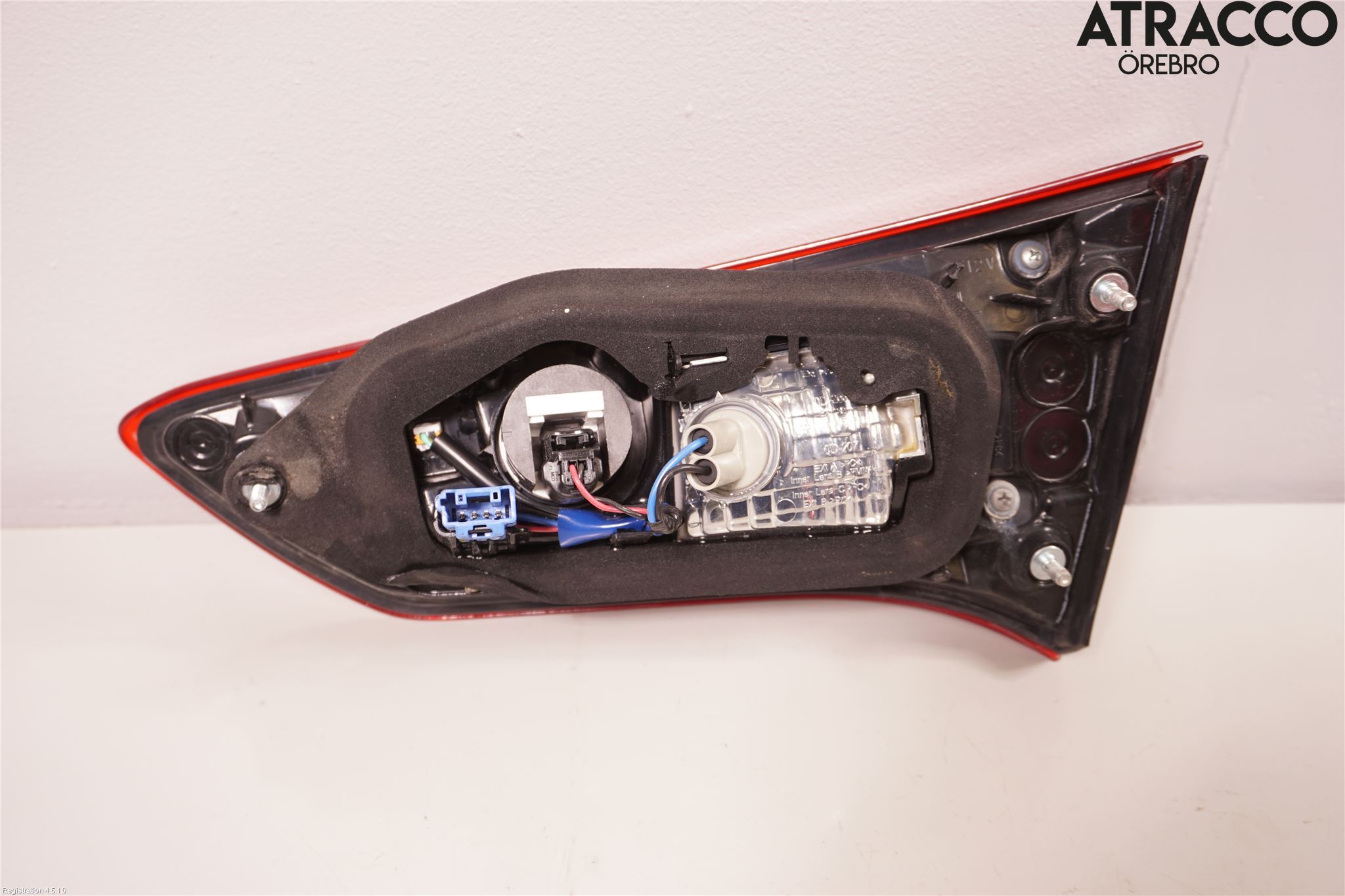 Toyota YARIS XP130 15-20 Baklykt Venstre  På Luke(Indre