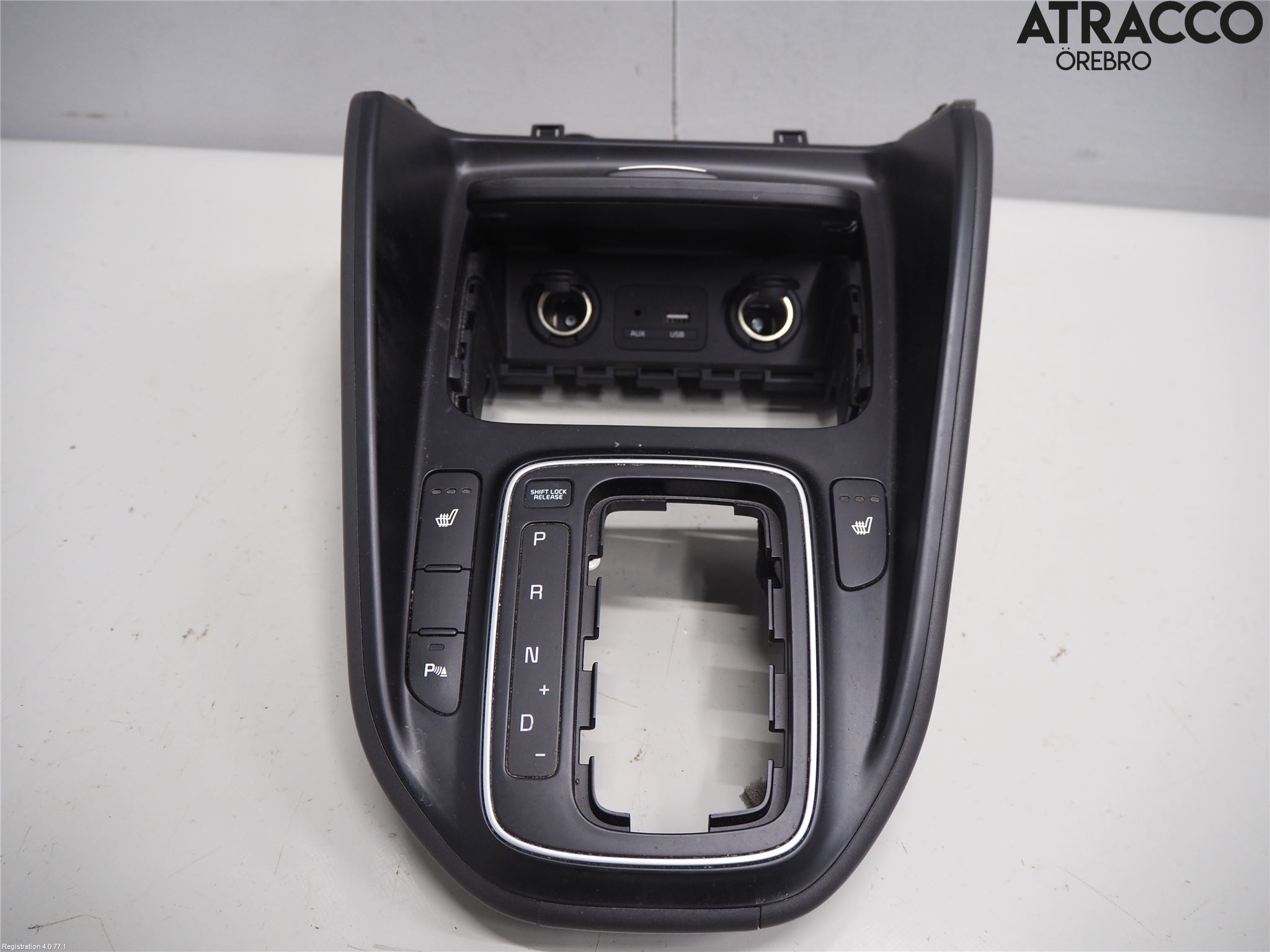 Kia CARENS III 13-19 Instrumentkonsoll Gulv