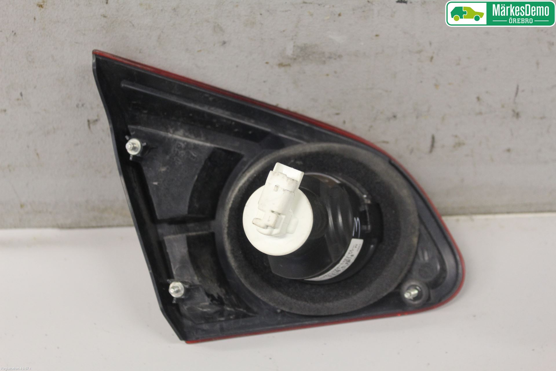 Nissan QASHQAI   07-10 Baklykt Høyre  På Luke(Indre)