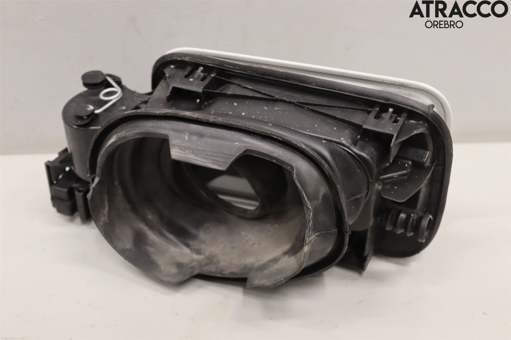 BMW 3 F30/F31/F80 12-19 Drivstoff Tankluke