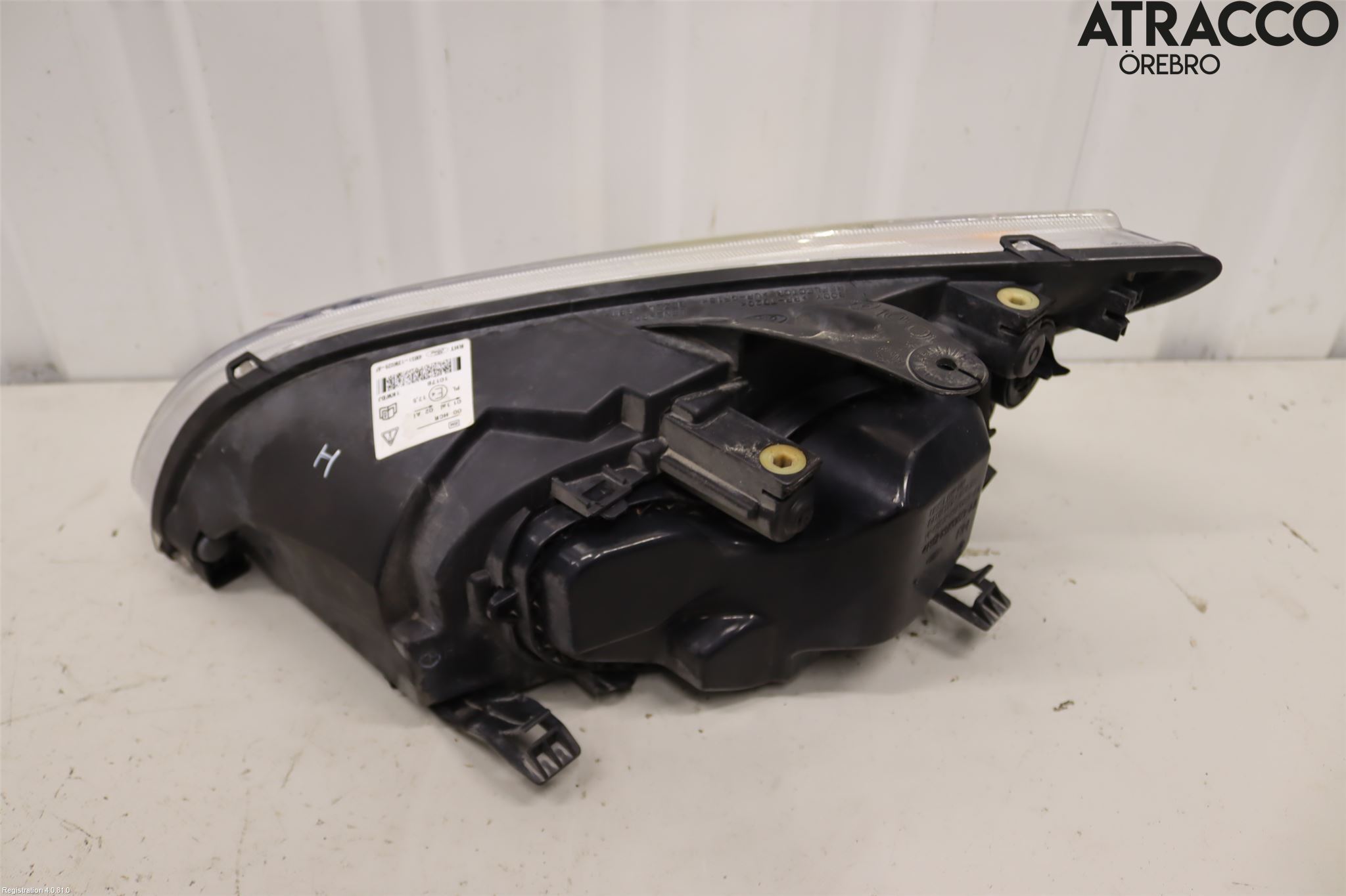 Ford FOCUS     04-07 Frontlykt Høyre