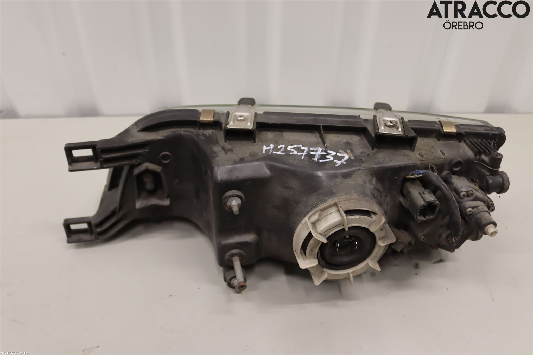 Nissan ALMERA    96-00 Frontlykt Høyre