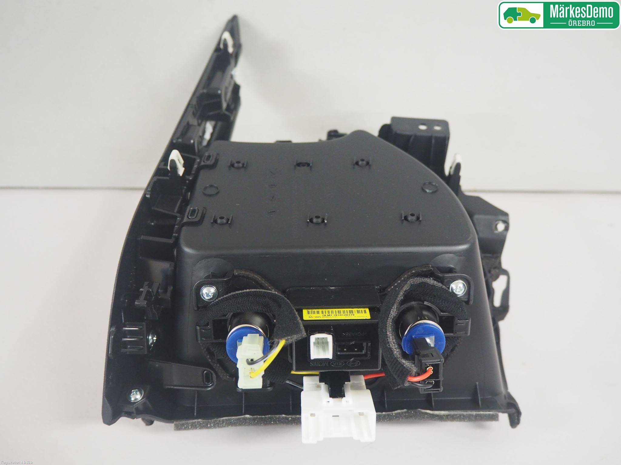 Kia SPORTAGE (QL) 16-21 Instrumentkonsoll Gulv