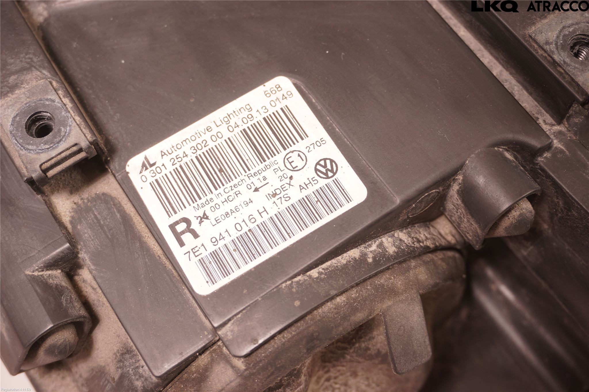 Volkswagen VW TRANSP/CARAVELLE (T5) 04-15 Frontlykt Høyre