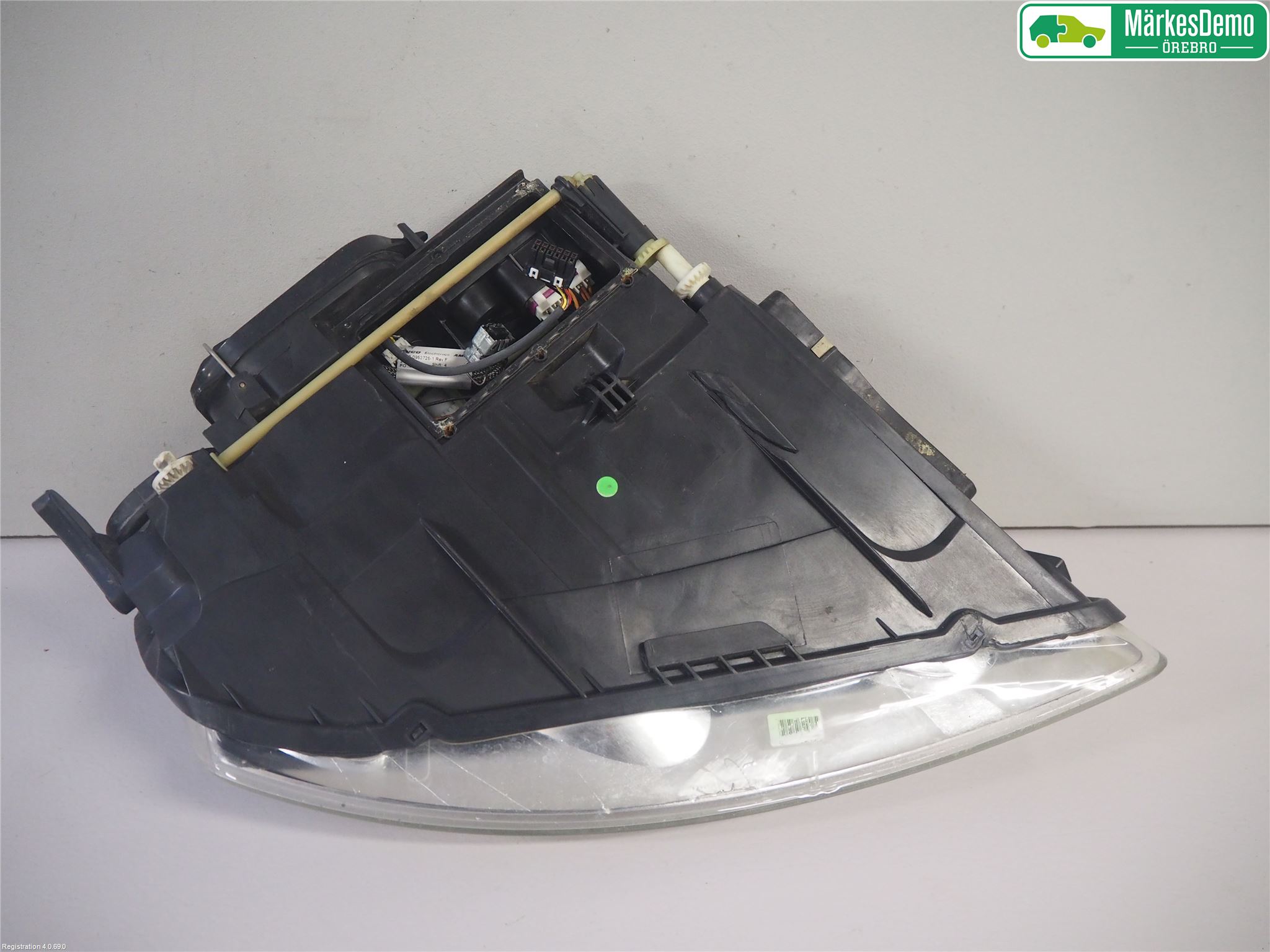 Volkswagen VW TOUAREG 7L 03-10 Frontlykt Venstre
