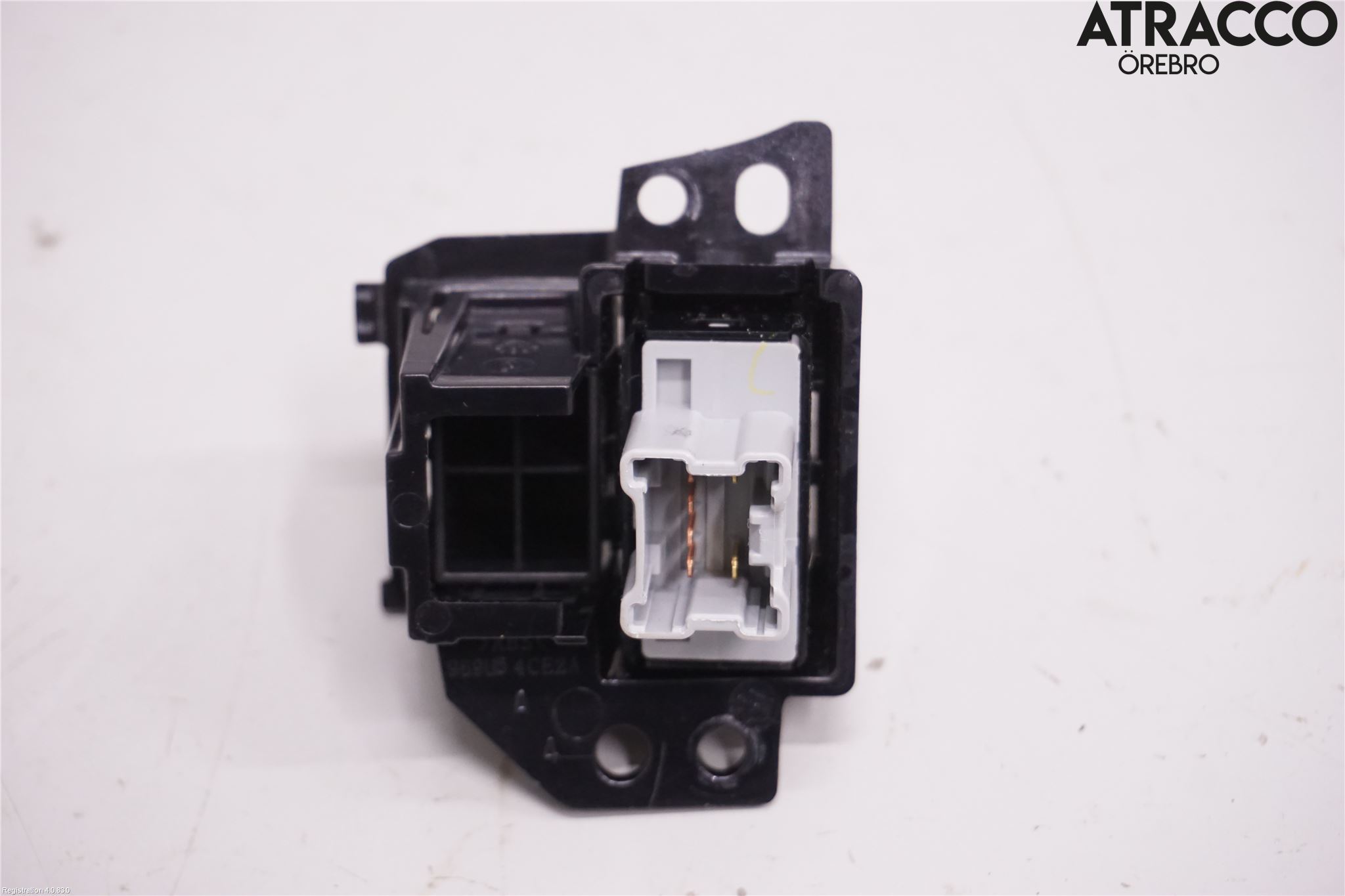 Nissan X-TRAIL 14-21 Bryter Varmesete
