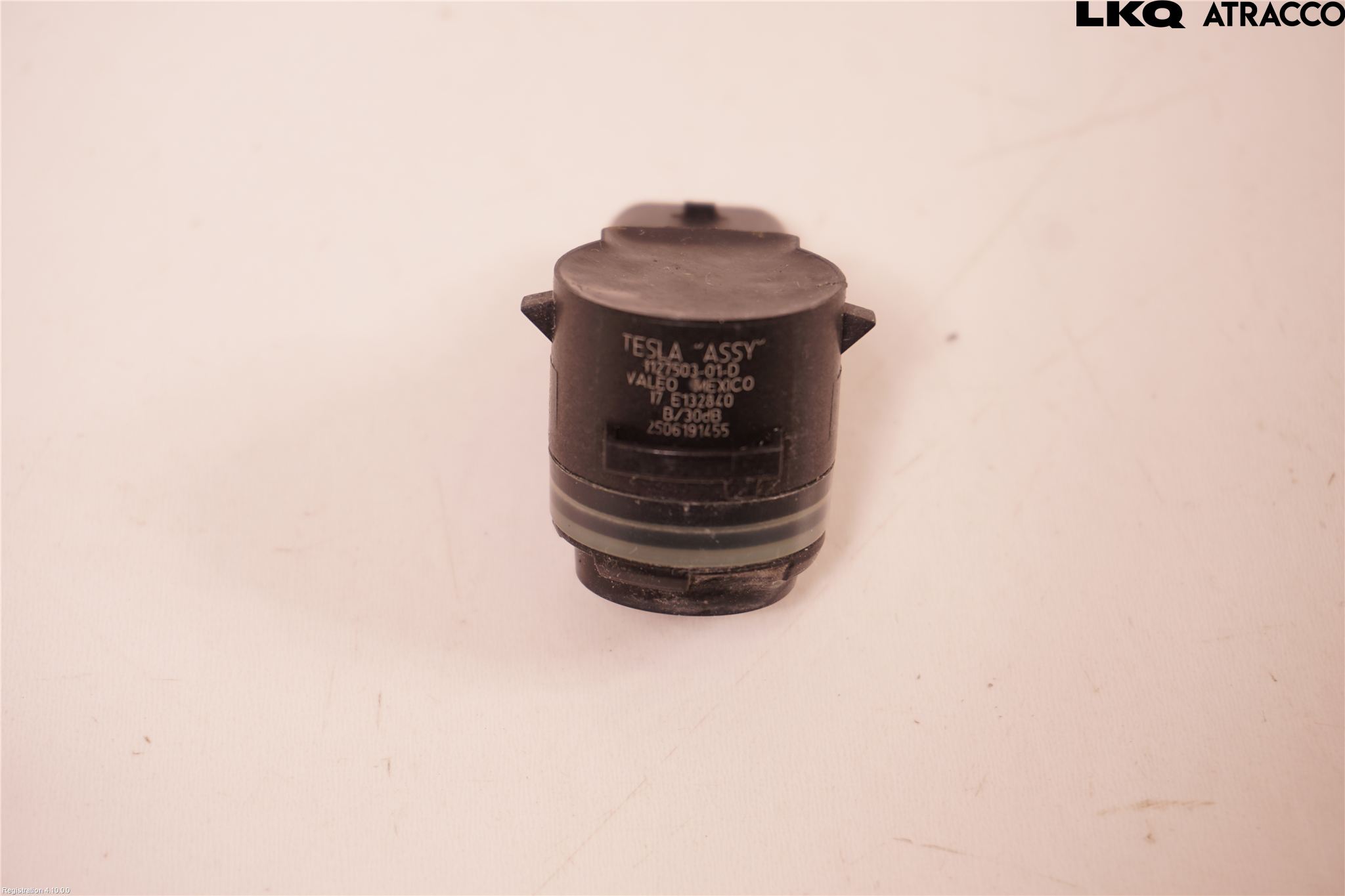 Tesla MODEL 3 17- Sensor Parkering Front
