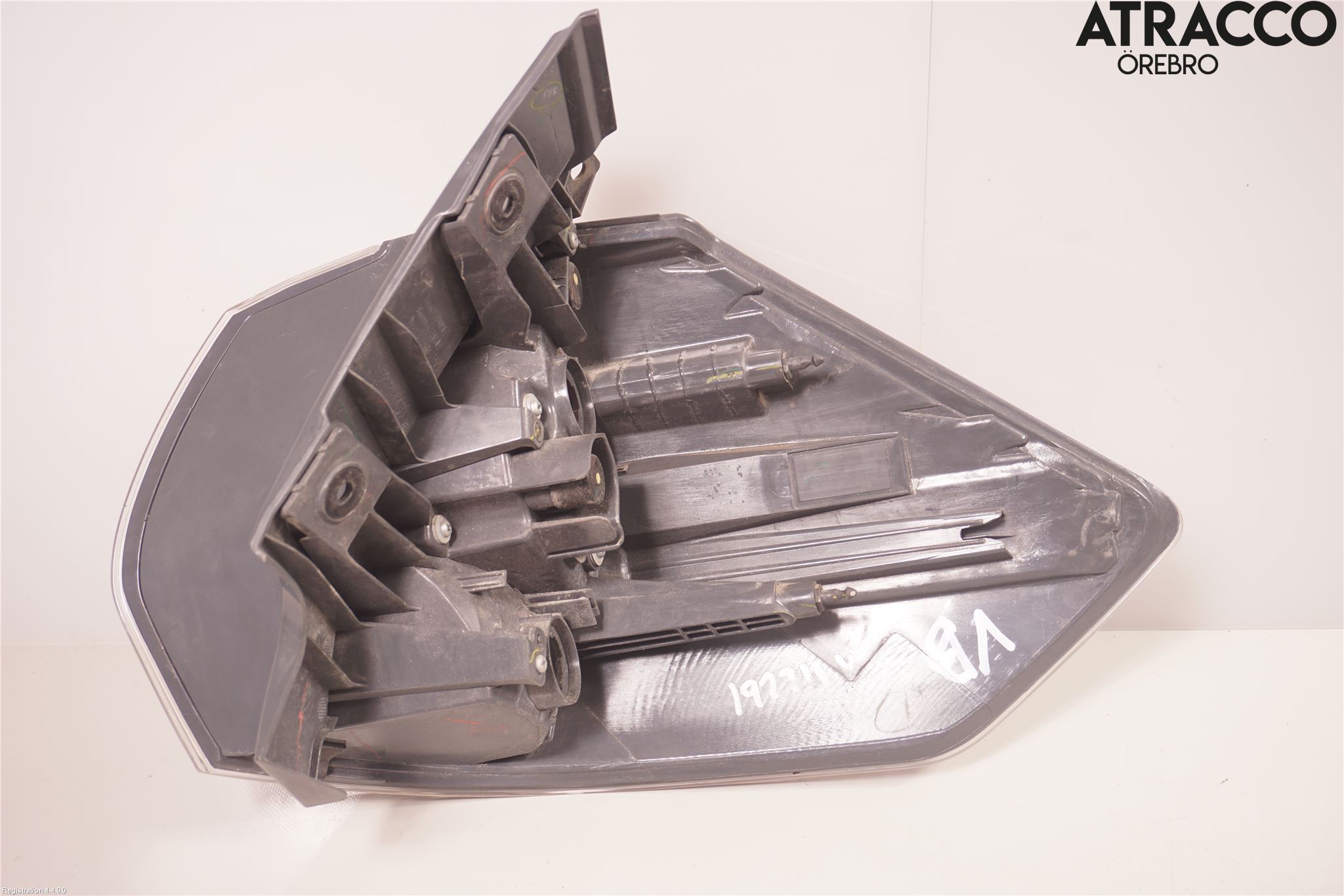 Nissan X-TRAIL 14-21 Baklykt Venstre
