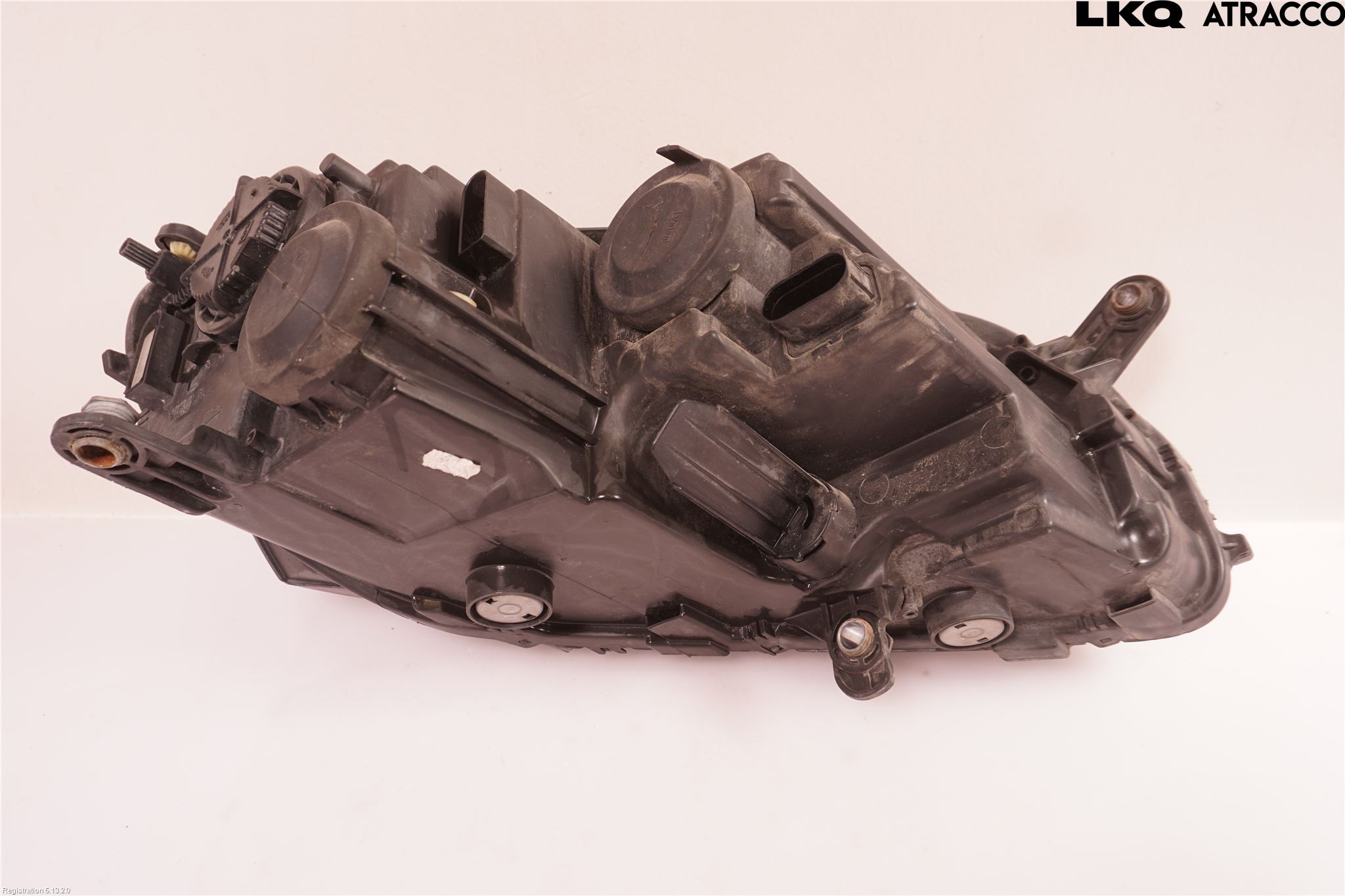 Volkswagen VW PASSAT 11-14 Frontlykt Venstre