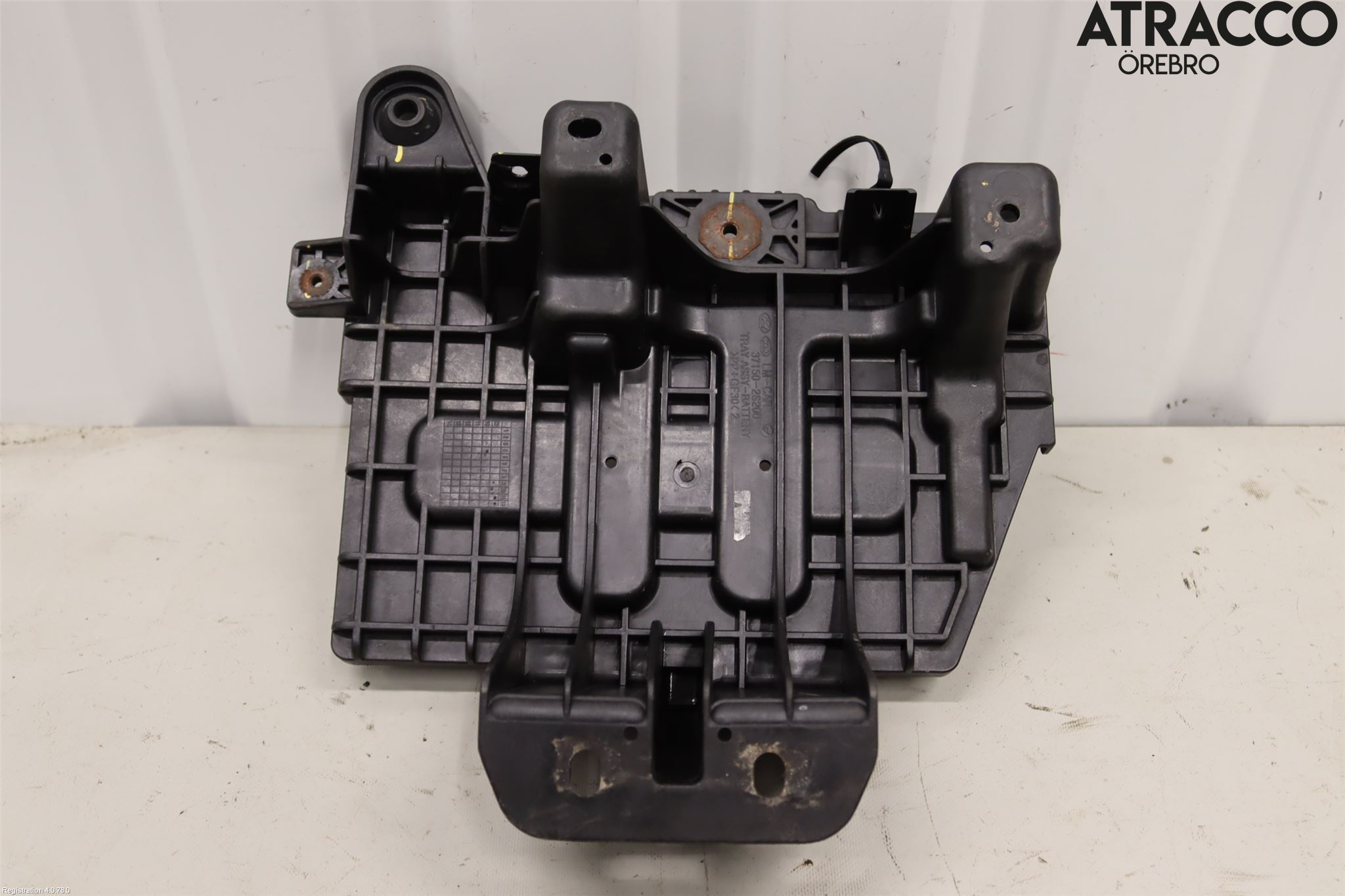 Kia SPORTAGE (SL) 11-15 Batterikasse - Feste - Holder