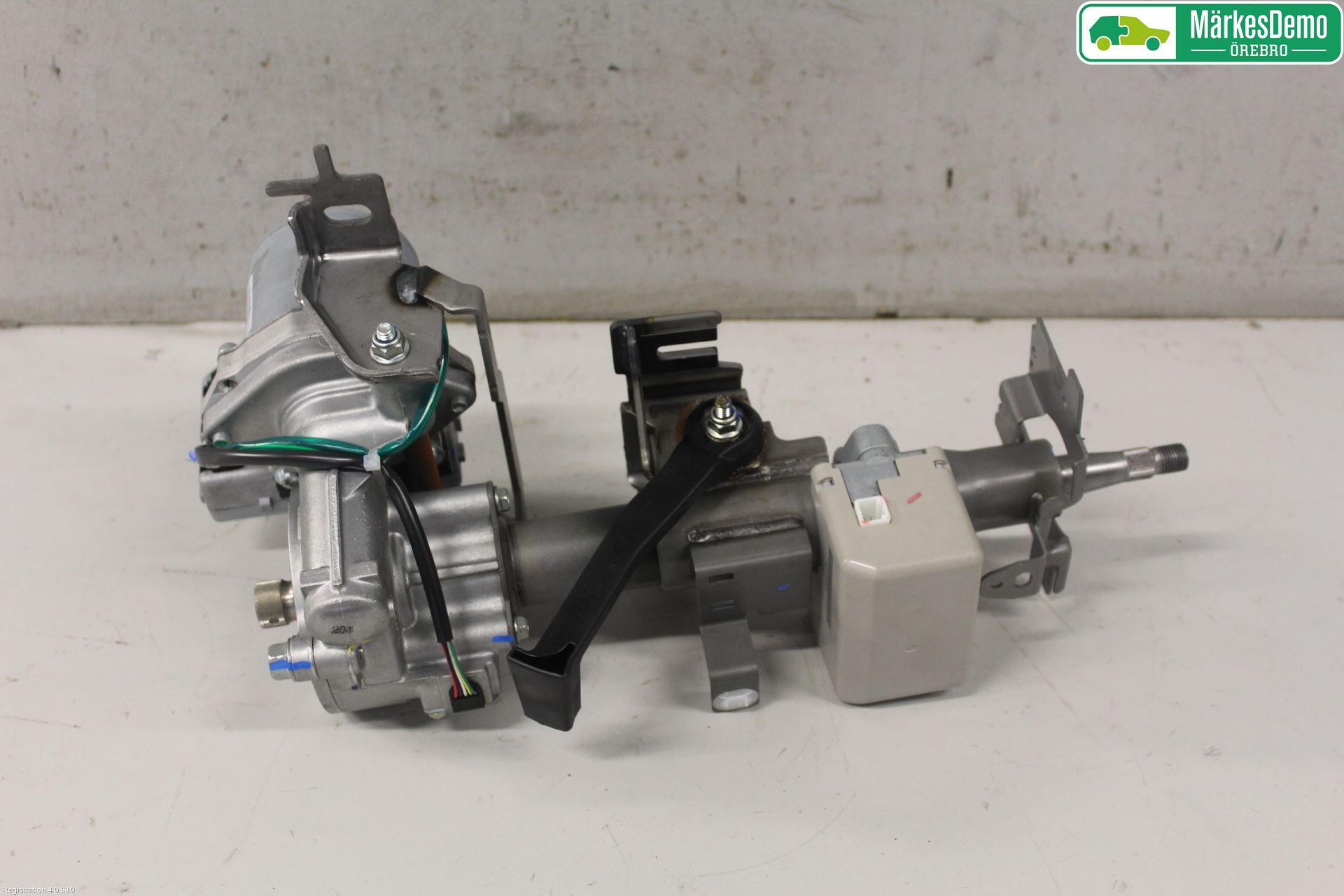 Nissan JUKE 14-19 Rattakselaggregat Innebygd Servo