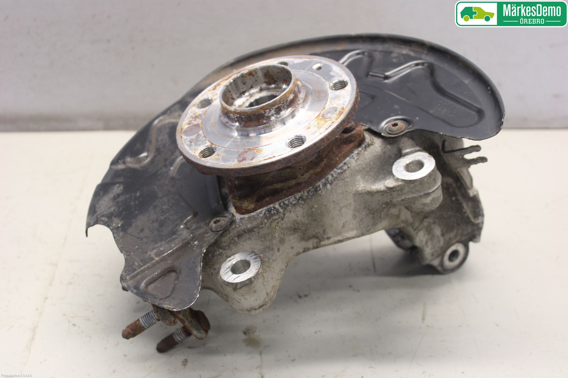 Volkswagen VW PASSAT 15-19 Spindel Hf