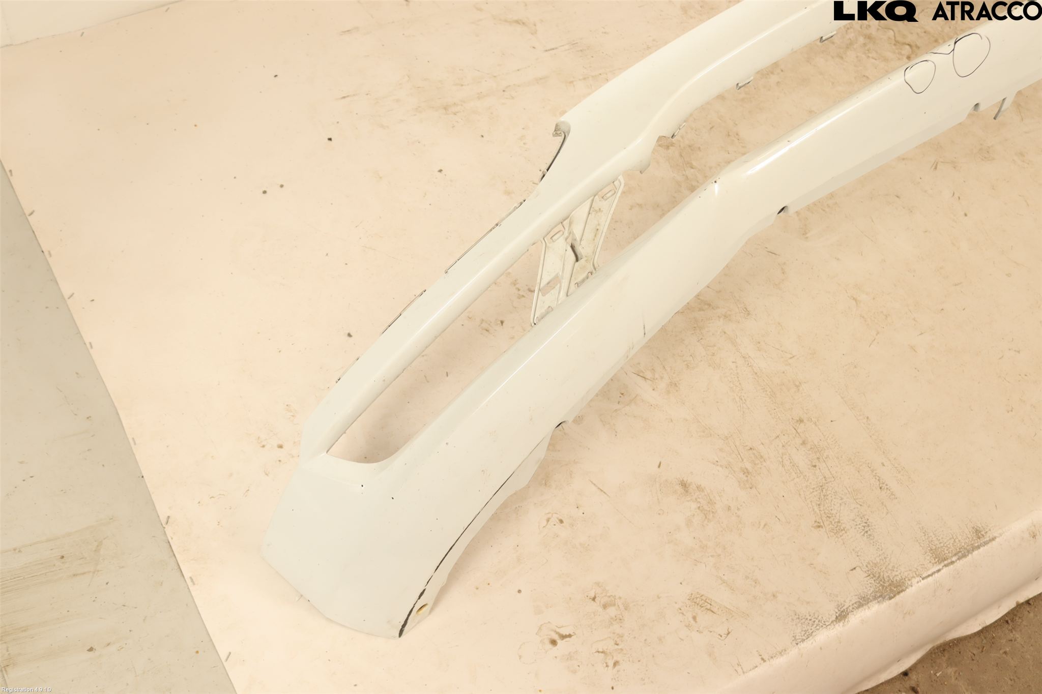 Volvo V90 17->> Støtfanger Foran Plastdeksel