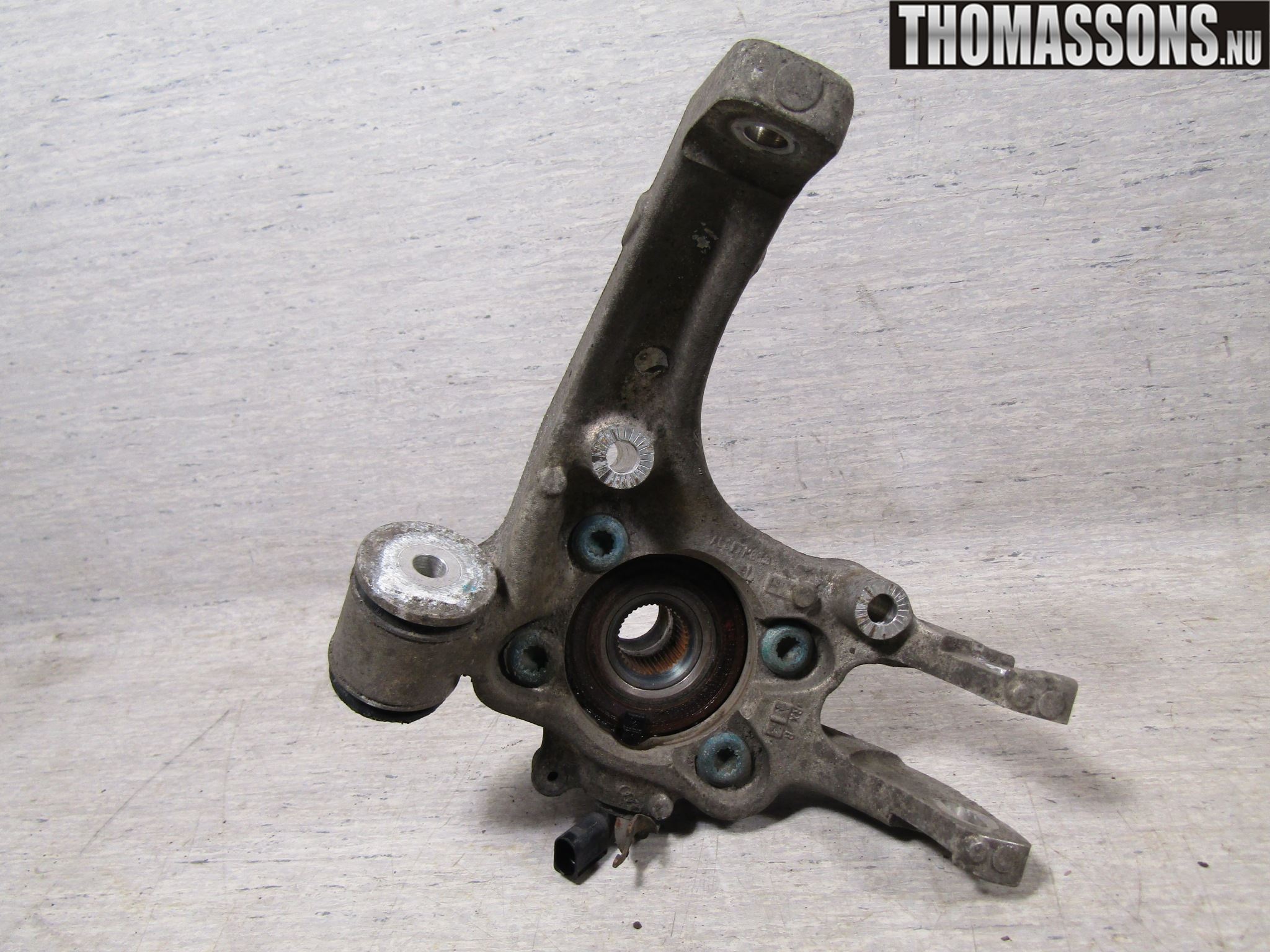 Audi A8/S8 4E  02-09 Spindel Vb
